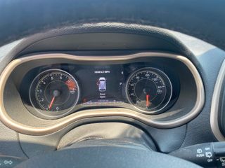 2016 Jeep Cherokee Limited - Interior Full Dashboard Image